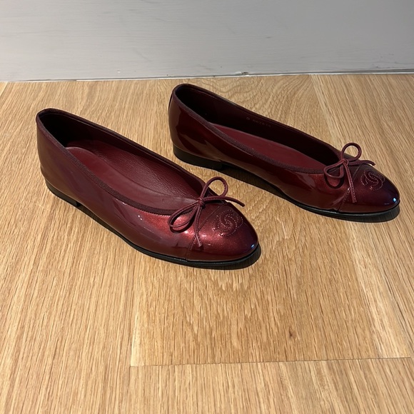 Chanel Patent Leather Ballet Flats Burgundy-Red - Picture 7 of 9